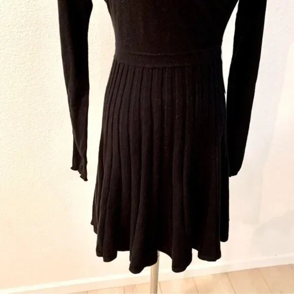 [🌟 PRICE FIRM] EXPRESS Black Pleated Open-Back Sweater Dress Extra Small XS - Picture 5 of 15
